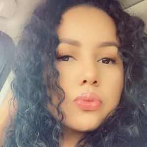 Meet your Posher, Magaly